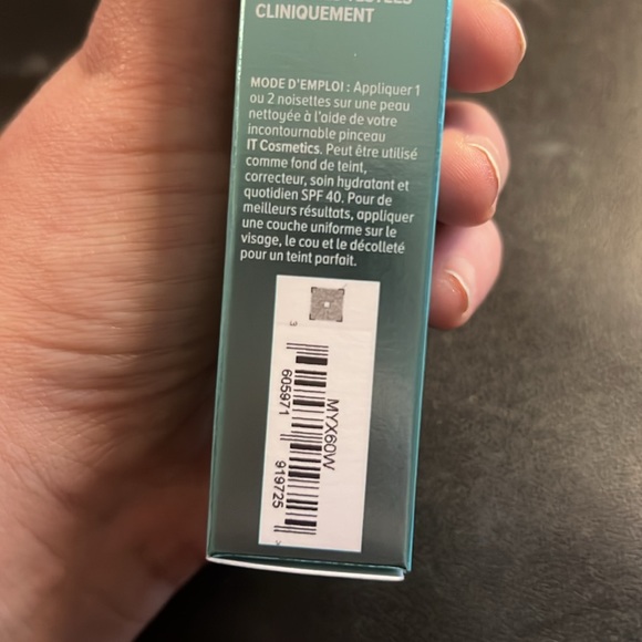 IT Cosmetics Cream Foundation with SPF 40 in Fair/Light - Picture 7 of 15